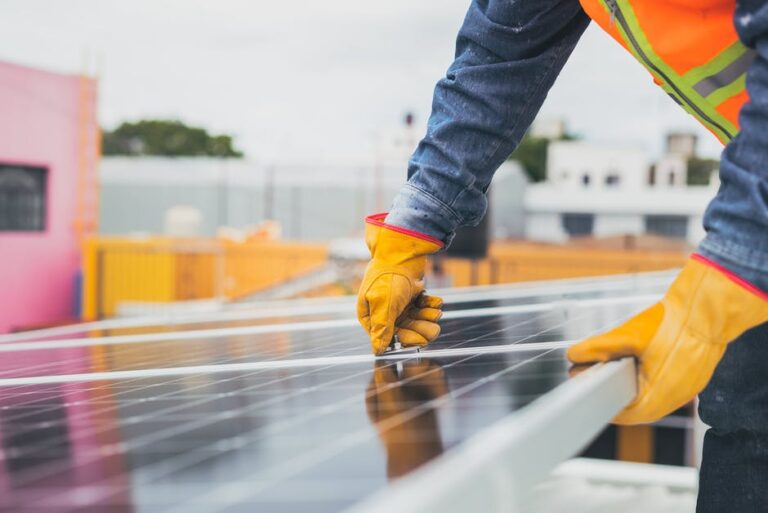 5 Things to Know About Installing Solar Panels in Detroit, MI
