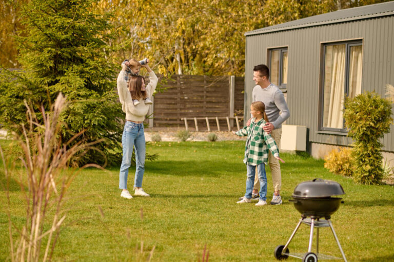 A Green Oasis at Home: How a Well-Kept Lawn Improves Your Living Space